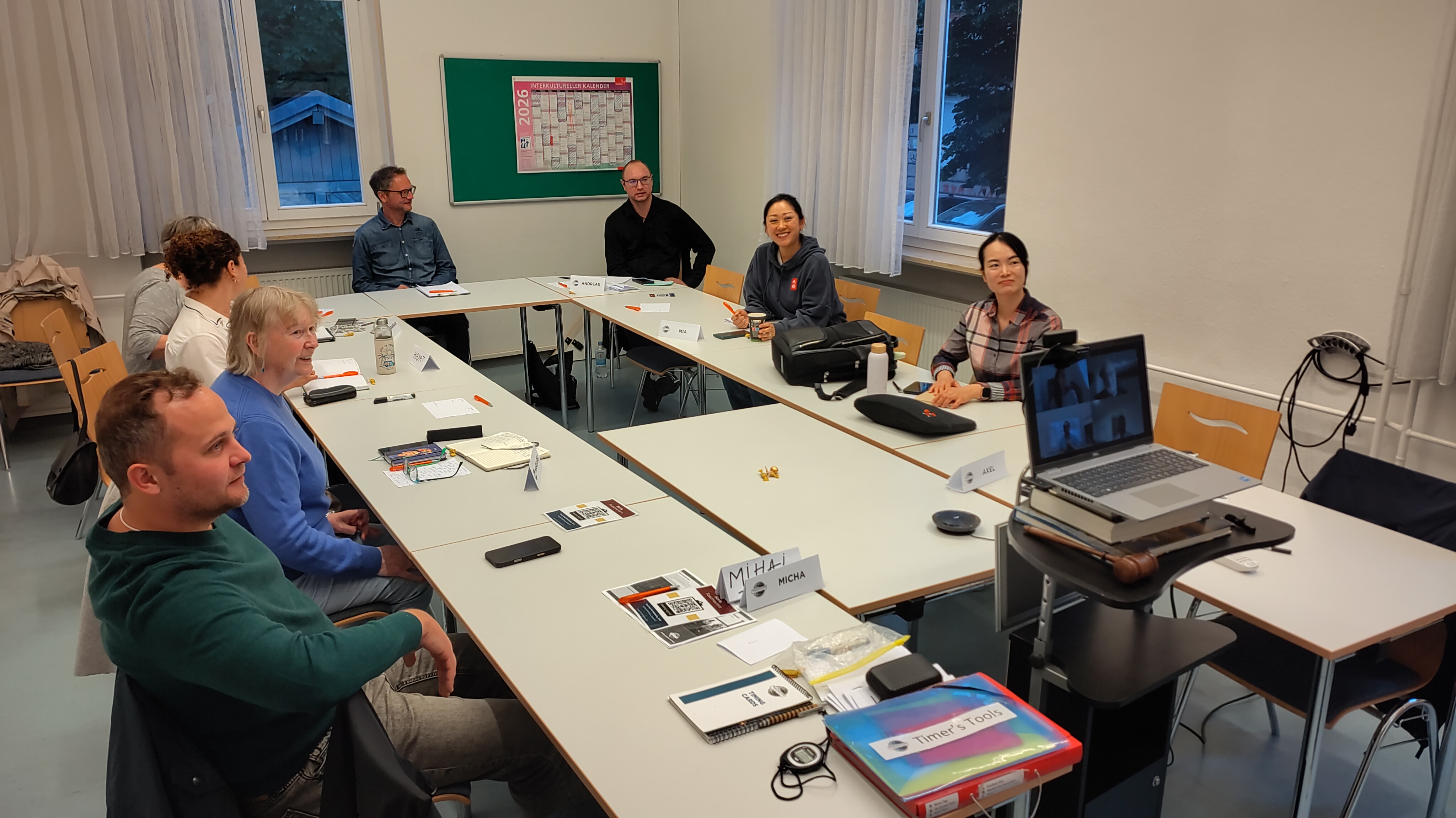 A typical meeting in our location at Gostenhof Nachbarschaftshaus